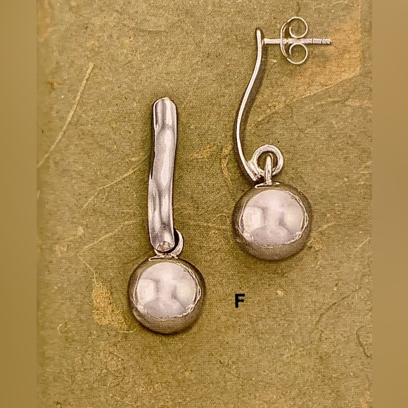Silpada Sterling EXCLAMATION POINT Ball Post Earrings - Picture 15 of 16